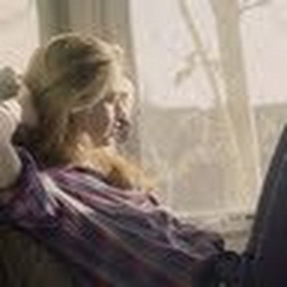 Meet your Posher, Lara